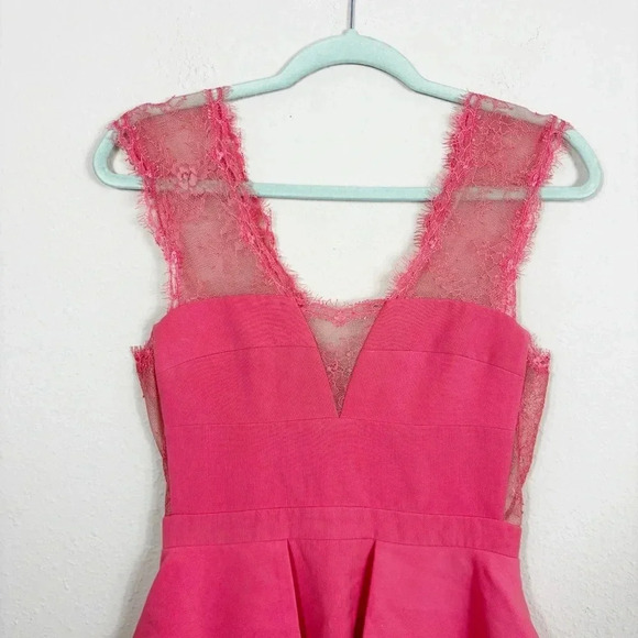 BCBG Maxazria Coral Leann Lace Applique Vneck Dress size 02 - Picture 8 of 15